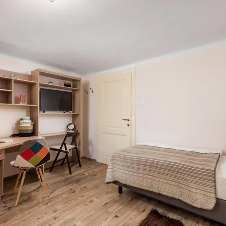 Carolina Apartment *